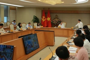 Deputy PM Tran Hong Ha notes that localities should include the housing needs of civil servants and public employees, especially after administrative mergers, into their local housing development plans. (Photo: VGP)