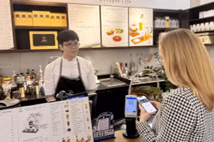 A Singaporean visitor pays with QR in Viet Nam.