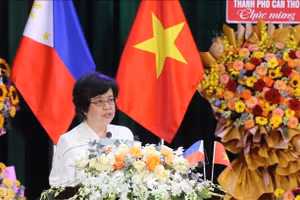 Shirley Nuevo, Acting Consul General of the Philippines in Ho Chi Minh City, speaks at the event. (Photo: VNA)