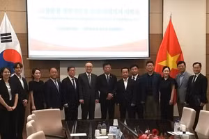 Delegates at the signing ceremony (Photo: The Vietnamese Embassy in the RoK)
