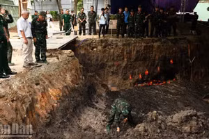 The excavation site at Le Thi Rieng Park is expanded on July 9. (Photo: The Anh)
