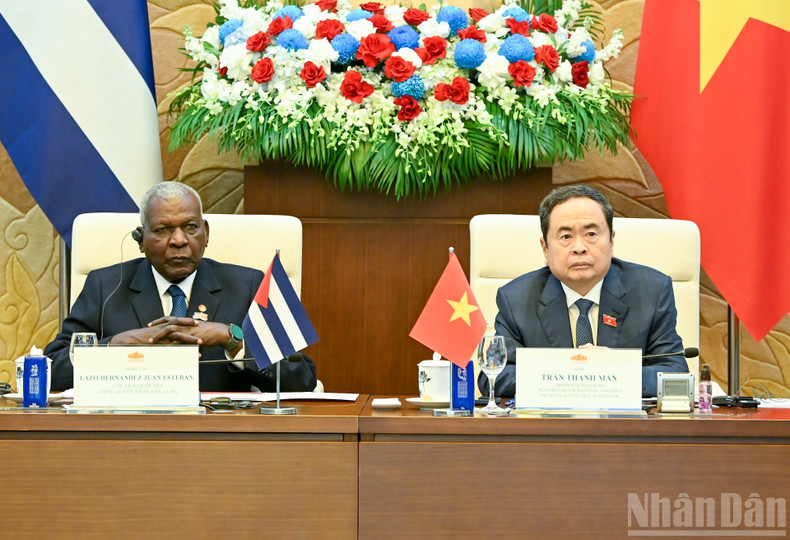 National Assembly Chairman Tran Thanh Man and Esteban Lazo Hernandez, President of the National Assembly of People’s Power and President of the Council of State of Cuba co-chair the second meeting of the Inter-Parliamentary Cooperation Committee between the National Assembly of Viet Nam and the National Assembly of Cuba. 011025-vn-cuba-6.jpg