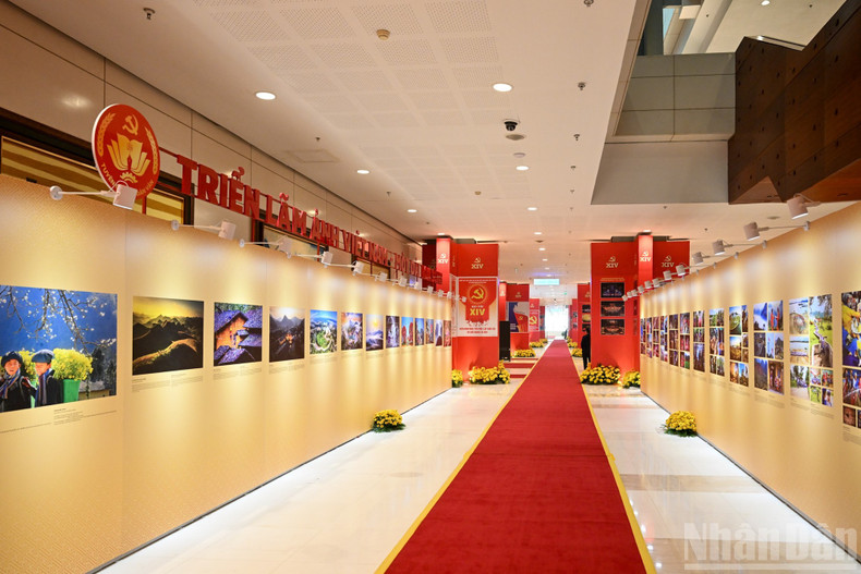 The photo exhibition “Viet Nam – A continuous stretch of land and rivers” in the third-floor corridor area.
