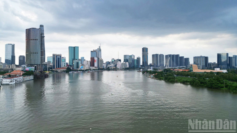 The area designated for expanding the Ho Chi Minh Cultural Space is located on a prime riverside site along the Sai Gon River, adjacent to Nguyen Tat Thanh Street — a key gateway connecting the city centre with the southern urban area. The area designated for expanding the Ho Chi Minh Cultural Space is located on a prime riverside site along the Sai Gon River, adjacent to Nguyen Tat Thanh Street — a key gateway connecting the city centre with the southern urban area.
