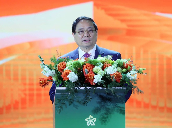 Prime Minister Pham Minh Chinh speaks at the opening ceremony of the first Autumn Fair 2025 in Ha Noi on October 25, 2025. (Photo: VNA) 261025-tt-du.jpg