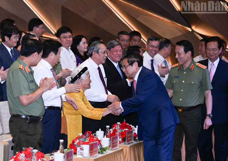 The Prime Minister and delegates attend the 9th “For National Security” Emulation Congress. 070825-tt-4.jpg