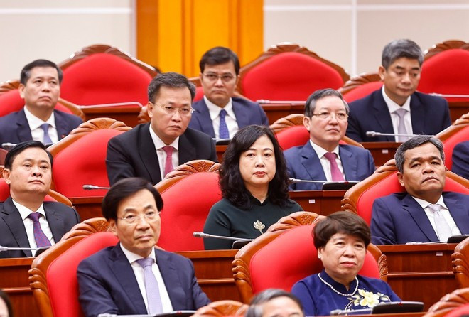 Delegates at the 13th meeting of the 13th Party Central Committee. (Photo: VNA) 100825-pcc.jpg