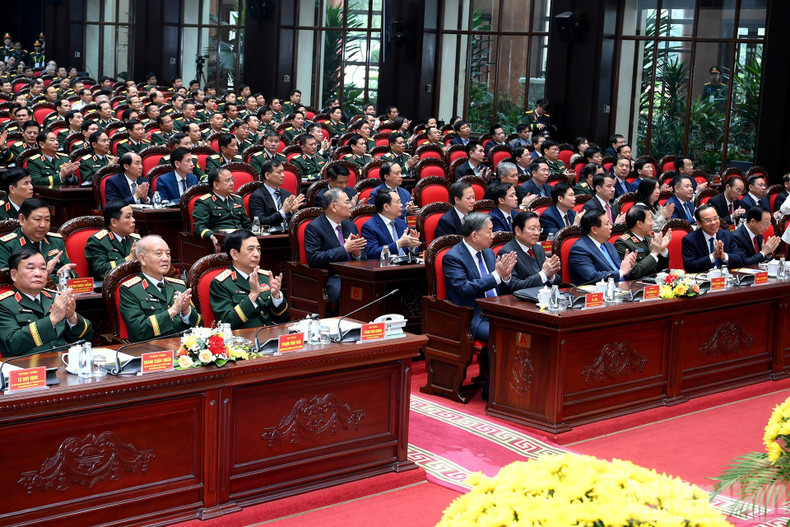 Party General Secretary To Lam with Party and State leaders and delegates at the ceremony.