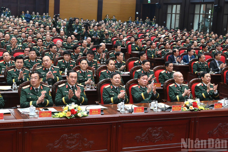 Leaders and former leaders of the Ministry of National Defence and delegates at the ceremony.