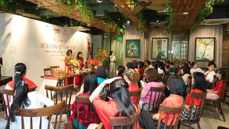 On Independence Day, the Independence Day feast has become a cultural tradition for the Vietnamese people. 010925-mam-com-mung-tet-doc-lap-1.jpg