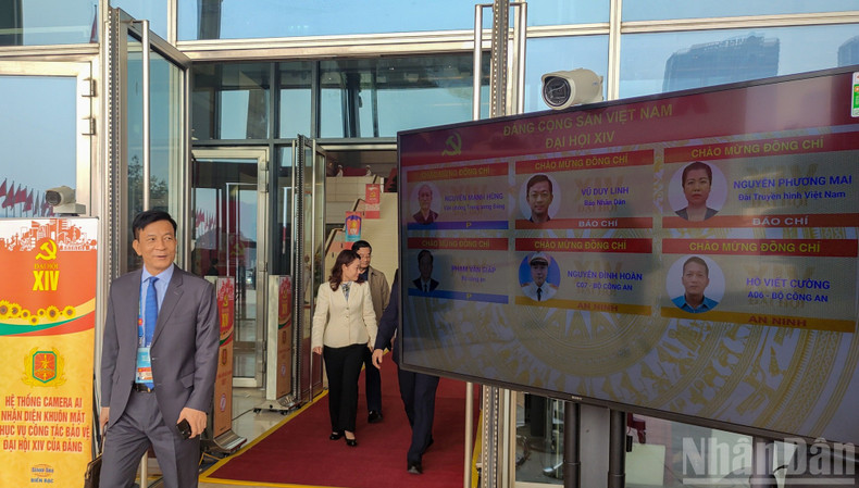 AI-based facial recognition camera systems serving the protection of the 14th Party Congress are installed at all entrances and exits of the National Convention Centre.