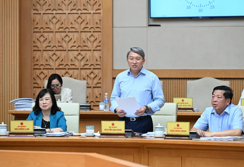 Minister of Justice Nguyen Hai Ninh delivers remarks. 060925-hop-11.jpg