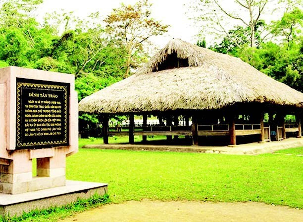 On August 16, 1945, more than 60 delegates attended the National Congress convened by the Viet Minh Front at Tan Trao communal house (Tuyen Quang), deciding to launch the General Uprising. In the photo: Tan Trao communal house, where the National Congress – the precursor of the Vietnamese National Assembly – took place.