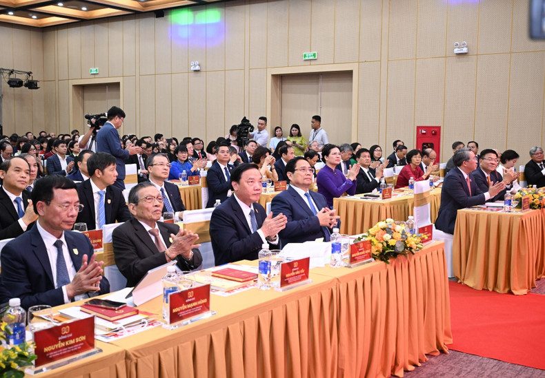 Prime Minister Pham Minh Chinh and delegates attend the 80th anniversary celebration of the Justice Sector's Traditional Day. 250825-tt-2.jpg