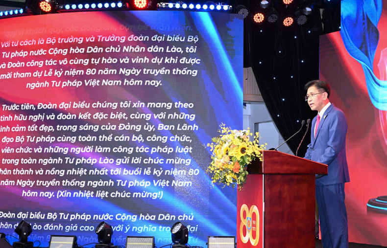 Lao Minister of Justice Phayvy Siboualypha delivers a speech at the ceremony. 250825-tt-9.jpg