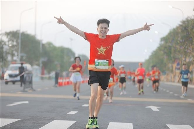 The event, considered a large-scale national sporting event, aimed to promote Vietnamese history, culture, and national spirit. (Photo: VNA) 250825-giai-chay.jpg