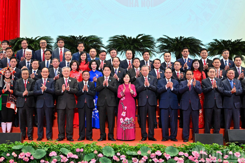 Leaders, former leaders of the Party and State, and delegates at the 18th Congress of the Ha Noi Party Committee, 2025–2030 tenure. 161025-dh-15.jpg