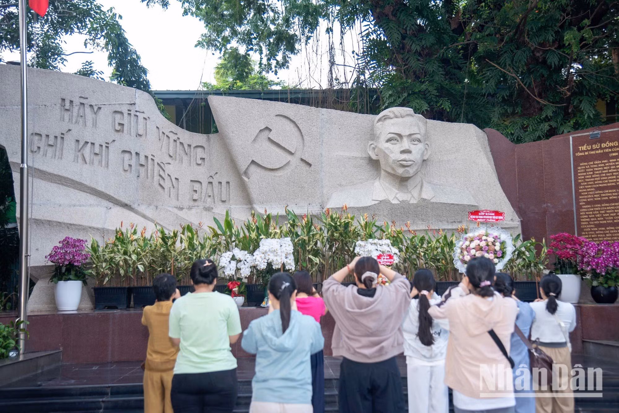 Thousands of organisations and individuals from across Viet Nam have visited the site to pay tribute and honour the fallen.