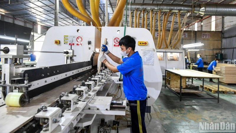 Standard Chartered forecasts Vietnam's 2024 GDP growth at 6.7%
