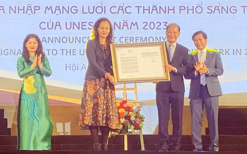 Hoi An is a creative city in crafts and folk art.