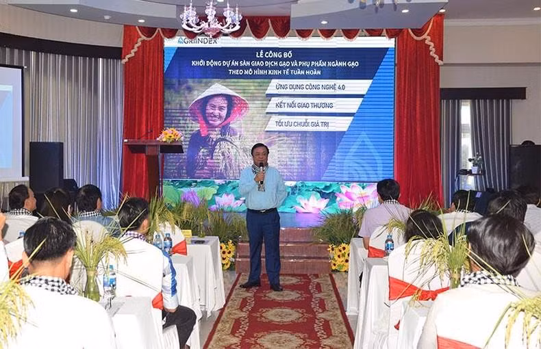 Minister of Agriculture and Rural Development Le Minh Hoan speaks at the event.