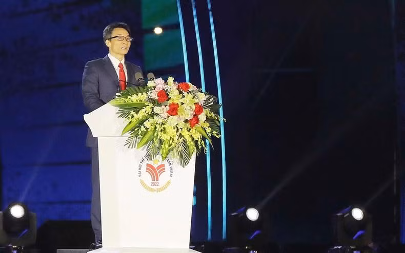Deputy PM Vu Duc Dam declares the opening of the 9th National Games. Deputy PM Vu Duc Dam declares the opening of the 9th National Games.