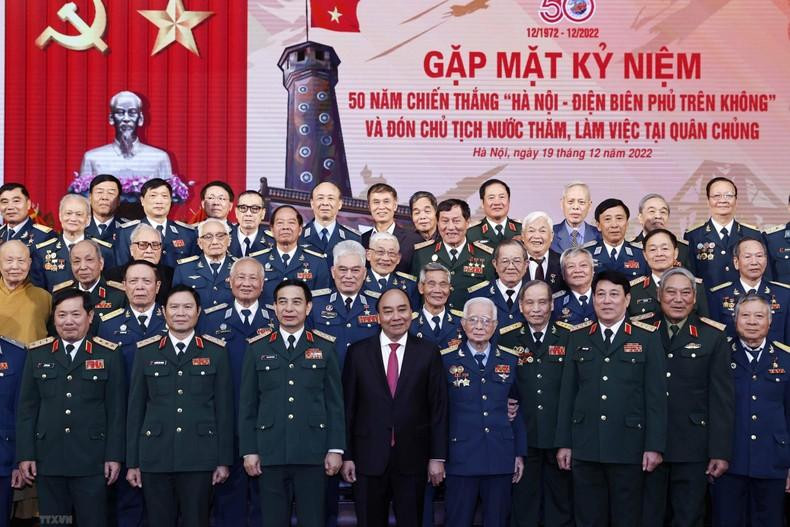 President Nguyen Xuan Phuc and delegates at the meeting. (Photo: VNA)