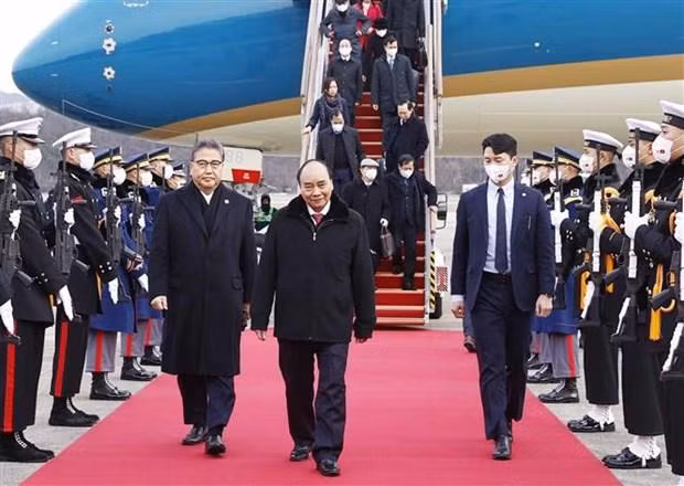 President arrives in Seoul, beginning state visit to RoK. (Photo: VNA)