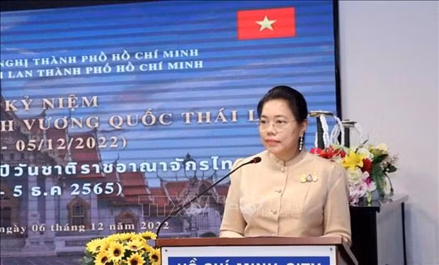 Thai Consul General Wiraka Moodhitaporn speaks at the event. (Photo: VNA)