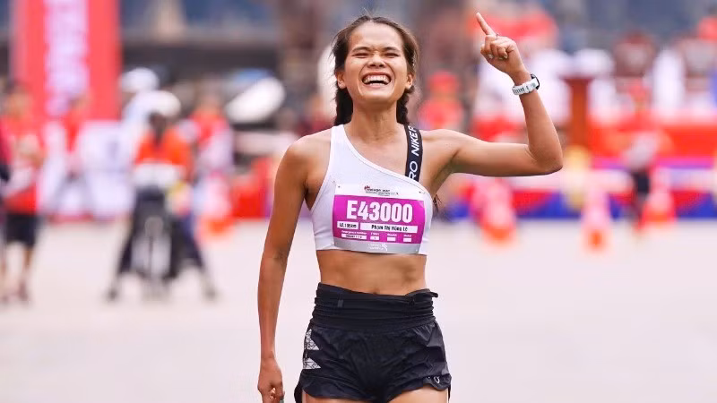 Vietnamese runner Pham Thi Hong Le.