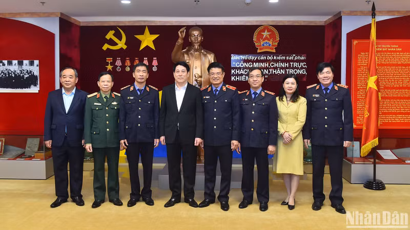 President Luong Cuong and officials of the Supreme People's Procuracy. (Photo: Thuy Nguyen)