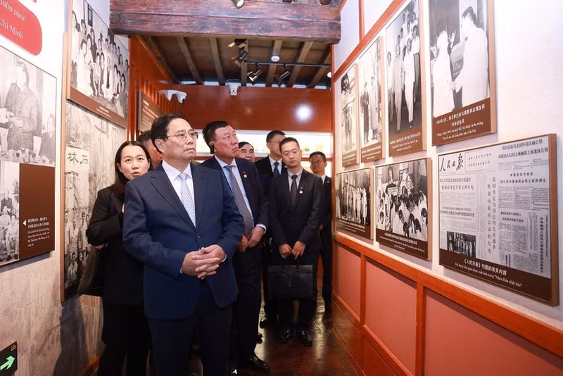 PM Pham Minh Chinh visits President Ho Chi Minh relic site in Kunming, Yunnan province, China on November 5. (Photo: VNA)