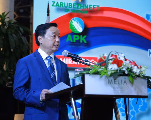 Deputy PM Tran Hong Ha speaks at the event. (Photo: VGP)