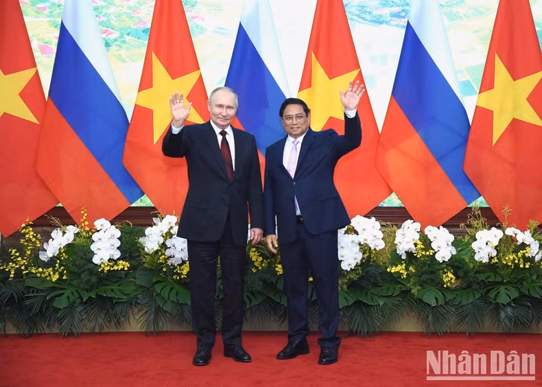 PM Pham Minh Chinh and Russian President Vladimir Putin (Photo: Tran Hai)