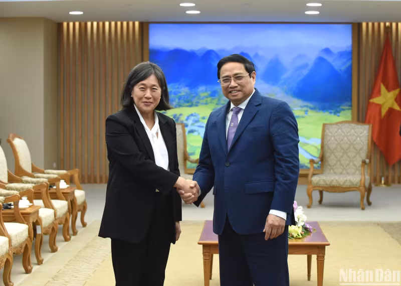 Prime Minister Pham Minh Chinh (right) and US Trade Representative Katherine Tai. (Photo: Tran Hai) 