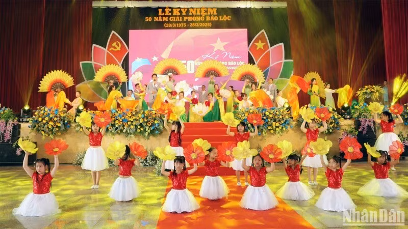 A performance at the 50th anniversary of Bao Loc's liberation.