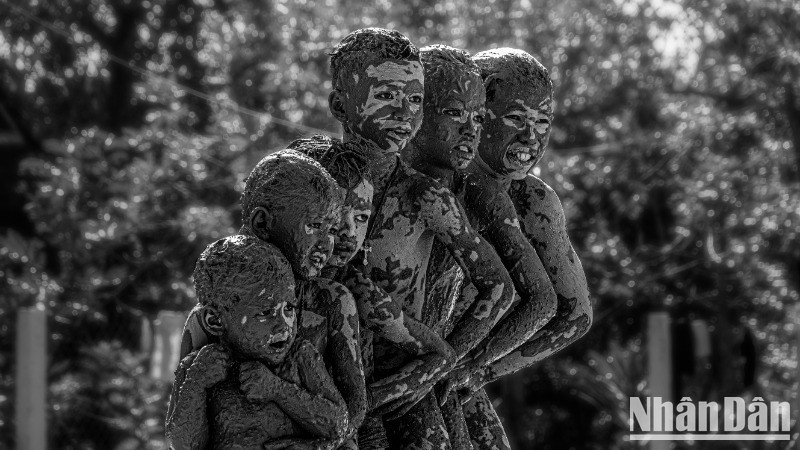 "Mud spirits" represent the deceased.