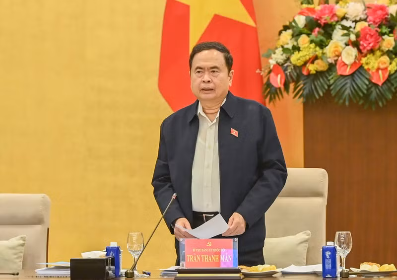 NA Chairman Tran Thanh Man addresses the meeting. (Photo: VNA) 