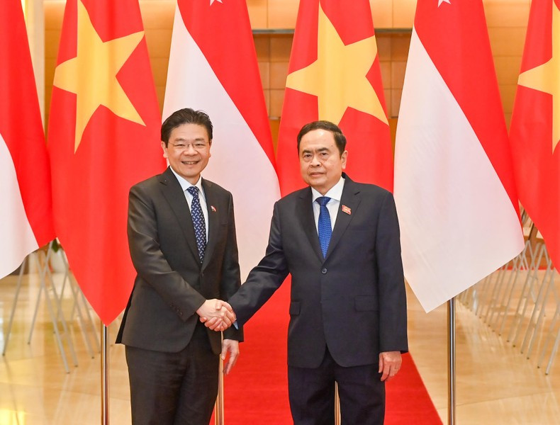 National Assembly Chairman Tran Thanh Man and Singaporean Prime Minister Lawrence Wong. (Photo: Duy Linh)