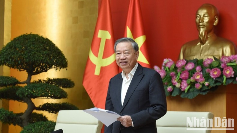 General Secretary To Lam speaks at the working session. (Photo: Tran Hai)