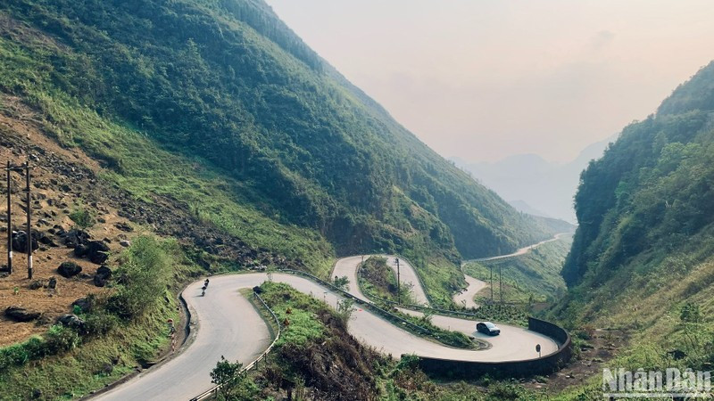 With spectacular routes and pristine, majestic natural landscapes, Ha Giang delivers unforgettable experiences for any adventurer once they set foot there. (Photo: NGOC BICH)