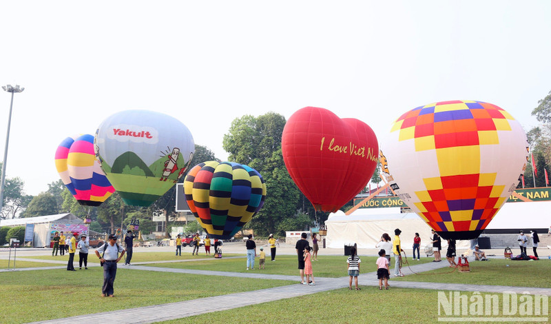 The Tuyen Quang International Hot-Air Balloon Festival 2024 is the largest of its kind in Vietnam to date.