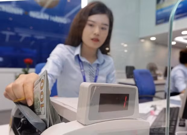 Overseas remittances to HCM City record highest increase in three years