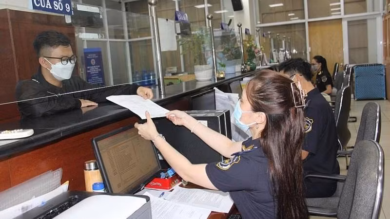 Government revenue from export-import activities rises 14.7% in the first nine months of 2022. (Photo: Hai Quan Online)