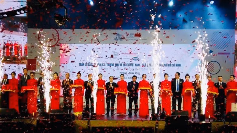 The opening ceremony of the Vietnam-RoK Cultural, Trade and Investment Cultural Week.