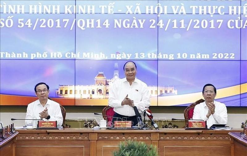 President Nguyen Xuan Phuc at a working session with the Ho Chi Minh City People's Committee on October 13. (Photo: VNA)