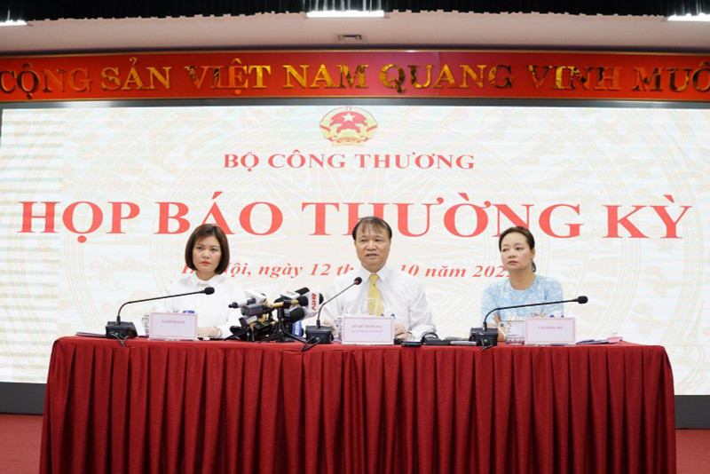 At the press conference (Photo: VNA)
