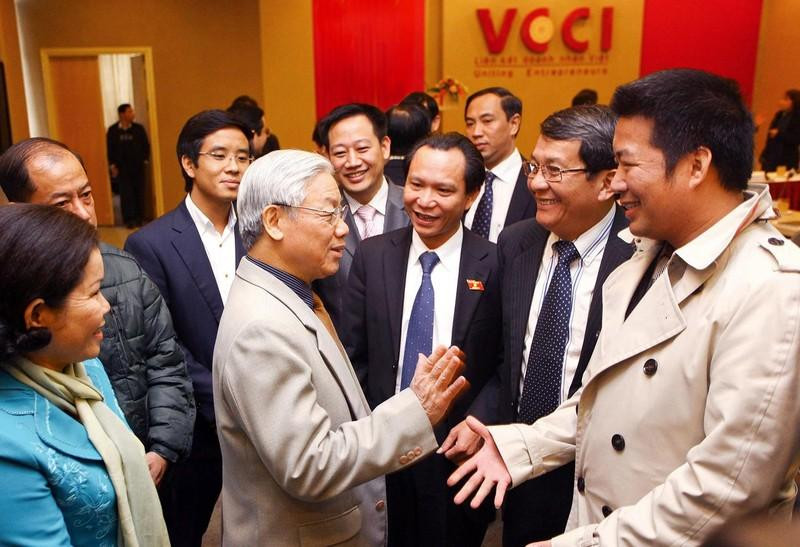 General Secretary Nguyen Phu Trong meets representatives of the business community at a working session with the Vietnam Chamber of Commerce and Industry on December 17, 2011. (Photo: Nguyen Khanh)
