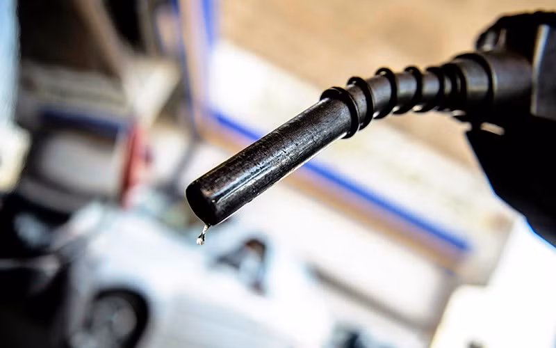 Petrol prices drop over 370 VND per litre