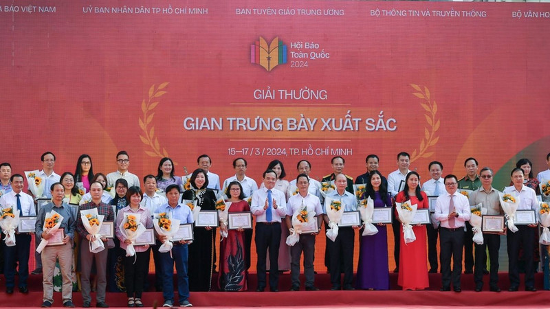 The closing ceremony of the National Press Festival.